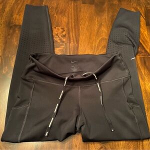 Nike Swift High-Waisted 7/8 Running Leggings - Black - Large